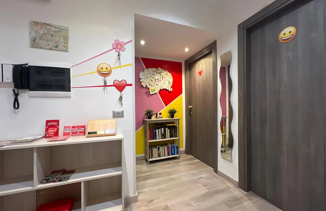 Whatshouse Roma-1